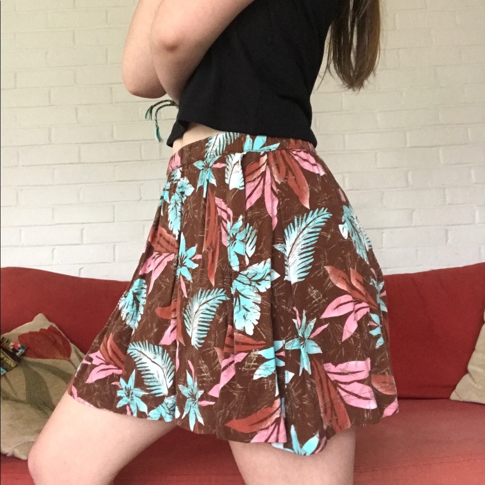 Tropical floral skirt with pockets!!